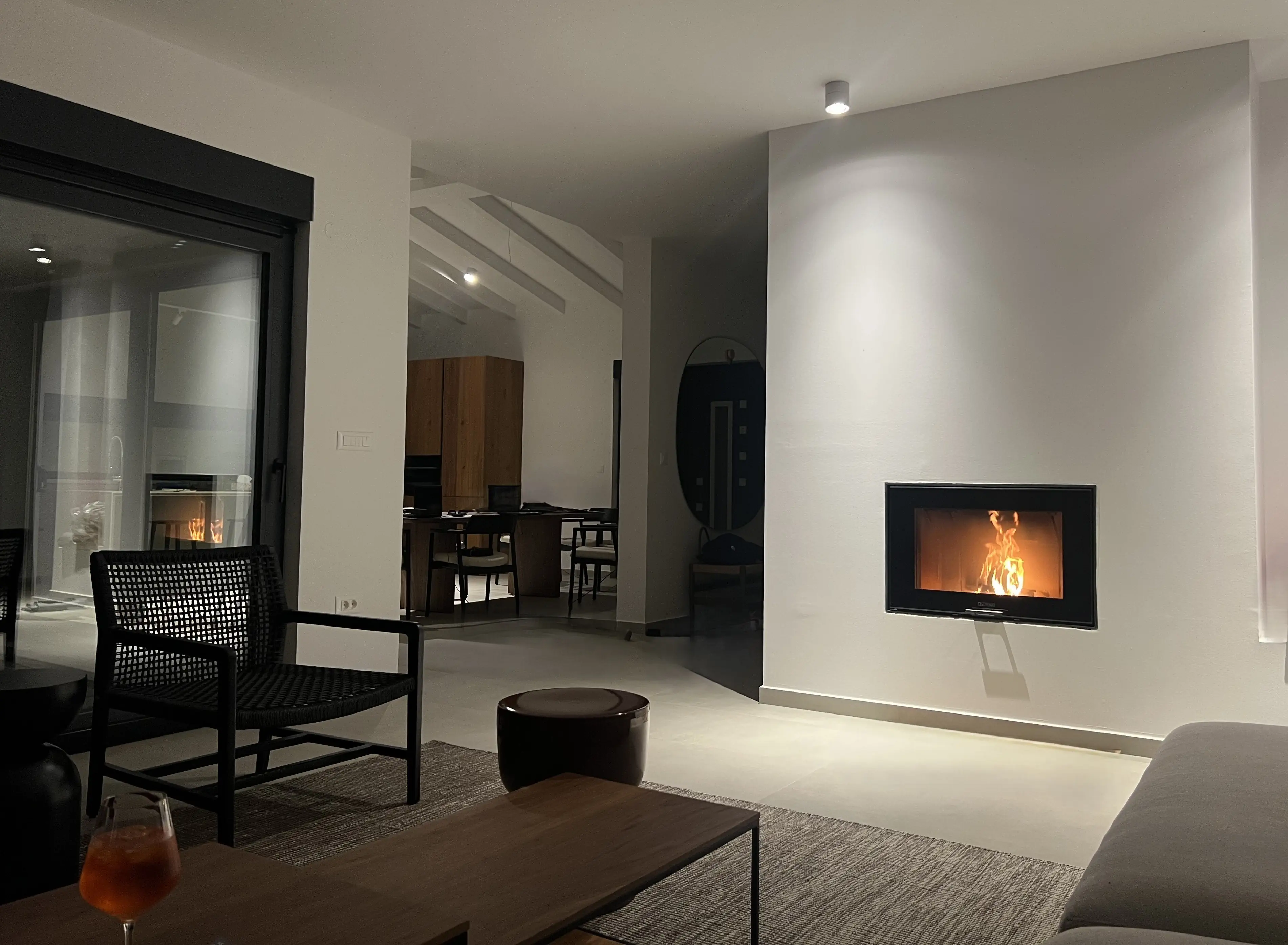 Wohnzimmer mit Kamin